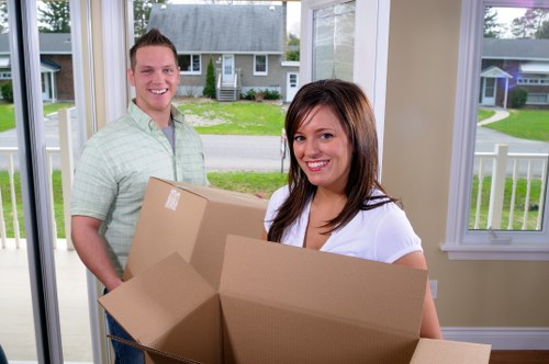 Local Hampstead moving service handling household items